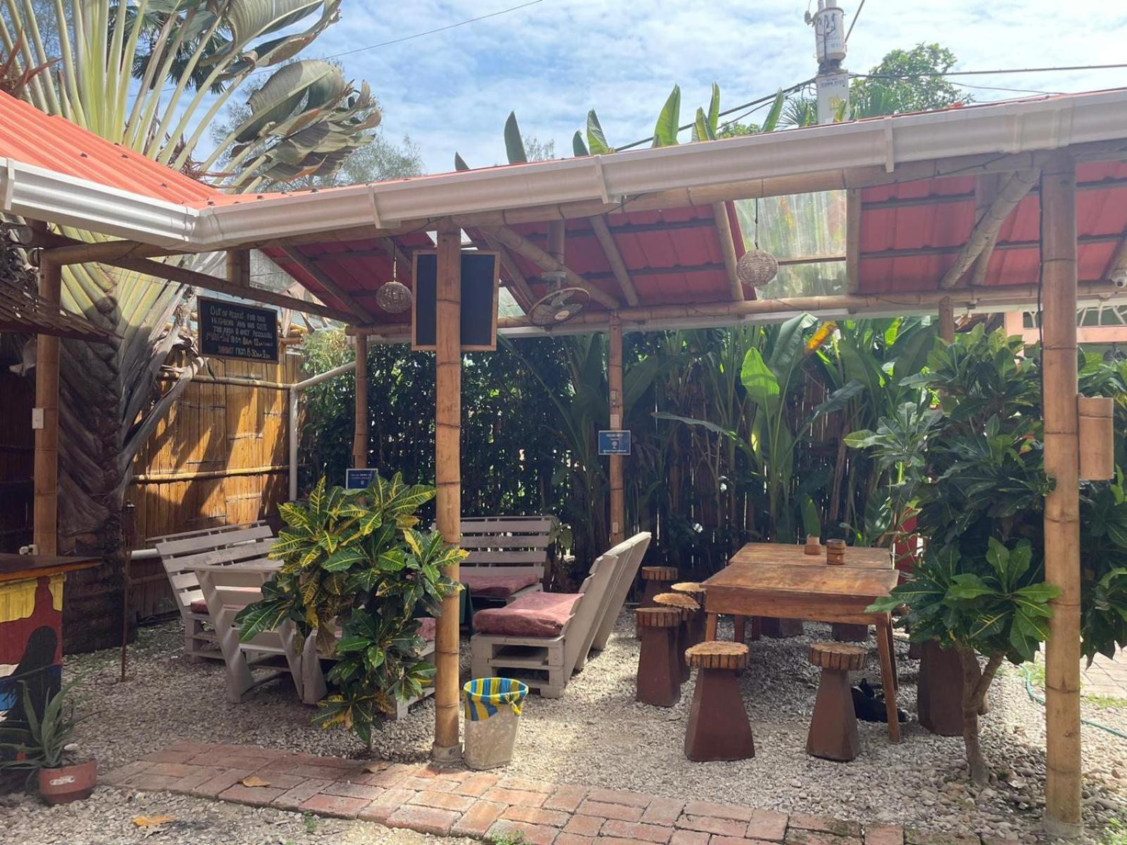 Esperanto Bed & Breakfast Surf Hostel Montañita Εξωτερικό φωτογραφία